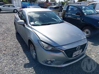 2014 Mazda Axela Hybrid Sedan Photo