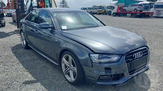 2015 Audi A4 Tfsiq 2.0P7A/SL4D5S Sedan Photo