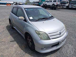 2004 Toyota IST 1.5L Hatch Photo