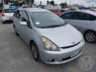 2005 Toyota Wish Station Wagon Photo