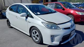 2014 Toyota Prius Station Wagon Photo