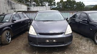 2004 Toyota Wish Station Wagon Photo
