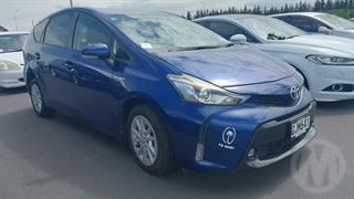 2015 Toyota Prius Alpha Station Wagon Photo