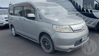 2005 Nissan Serena Station Wagon Photo