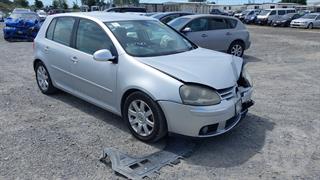 2004 Volkswagen Golf GT Hatch Photo