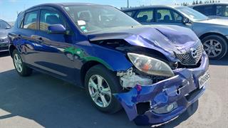 2005 Mazda Axela Hatch Photo