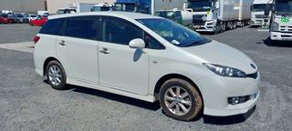 2011 Toyota Wish Station Wagon Photo