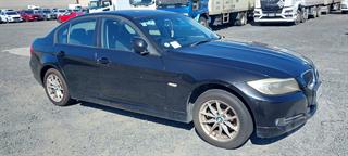 2010 BMW 320i Sedan Photo