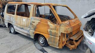 2000 Mitsubishi L300 2.4P SWB 4DR M Van Photo