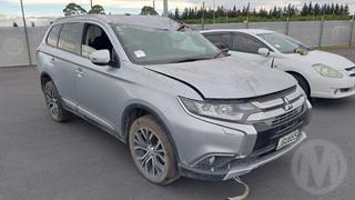 2015 Mitsubishi Outlander XLS SW Station Wagon Photo