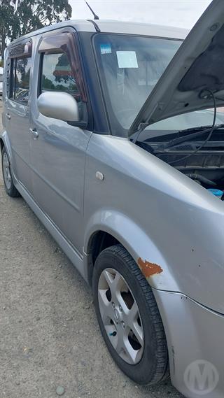 2005 Nissan Cube Hatch Photo