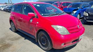 2002 Toyota IST S Hatch Photo