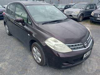 2011 Nissan Tiida Hatch Photo