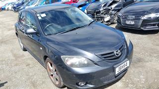 2005 Mazda Axela Hatch Photo
