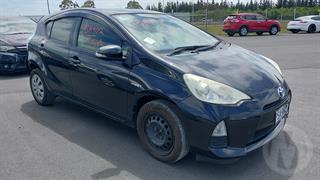 2013 Toyota Aqua Hatch Photo