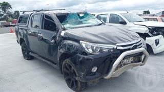 2017 Toyota Hilux SR5 TD DC 2.8D/6AT/ Dual Cab Chassis Photo