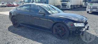 2010 Audi A5 Spback 3.0TDI Quatt Sedan Photo