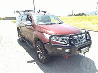 2019 Mitsubishi Pajero Sport VRX 2.4D/4WD/8AT Station Wagon Photo