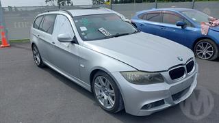 2009 BMW 320i Touring Photo