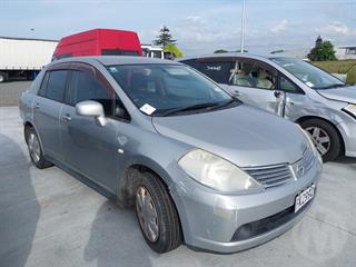 2004 Nissan Tiida Sedan Photo