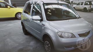 2004 Mazda Demio Hatch Photo