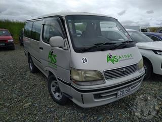 1997 Toyota Hiace Super Custom 4WD Station Wagon Photo