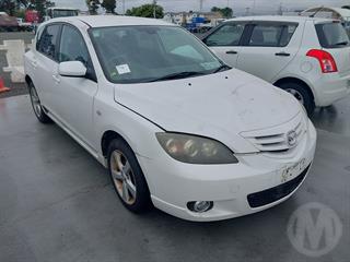 2005 Mazda Axela Hatch Photo