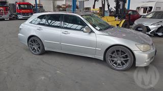 2001 Toyota Altezza Gita AS300 Station Wagon Photo