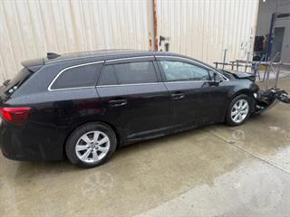 2016 Toyota Avensis Station Wagon Photo