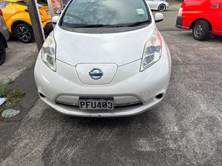 2015 Nissan Leaf Hatch Photo
