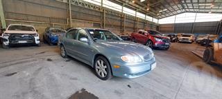 2002 Nissan Maxima ST 3.0 Auto Sedan Photo