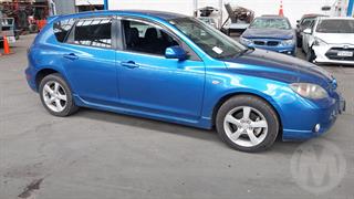 2005 Mazda Axela Hatch Photo