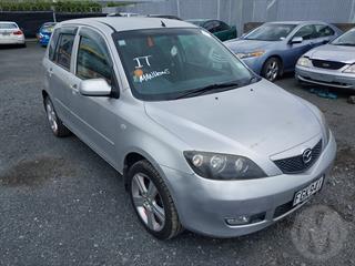 2004 Mazda Demio Hatch Photo