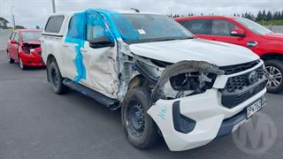 2024 Toyota Hilux SR TD DC 2.8DMHT/4W Dual Cab Utility Photo