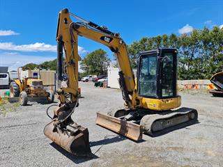 2016 Caterpillar 305E2CR Excavator Photo