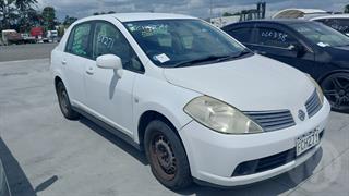 2005 Nissan Tiida Sedan Photo