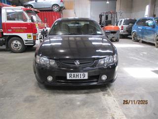 2003 Holden Commodore Sedan Photo