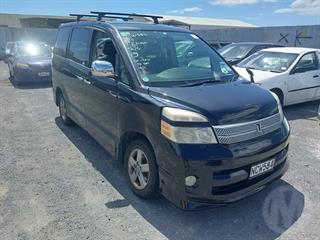 2007 Toyota Voxy Station Wagon Photo