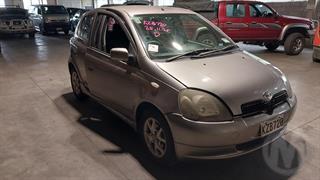 2000 Toyota Vitz Hatch Photo