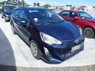 2016 Toyota Aqua Hatch Photo