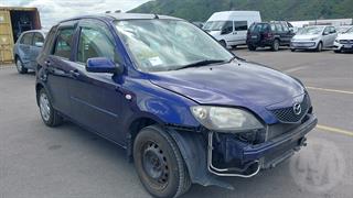 2004 Mazda Demio Hatch Photo