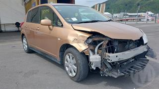 2010 Nissan Tiida Hatch Photo