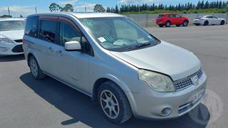 2005 Nissan Lafesta Station Wagon Photo