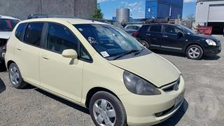2001 Honda fit Hatch Photo