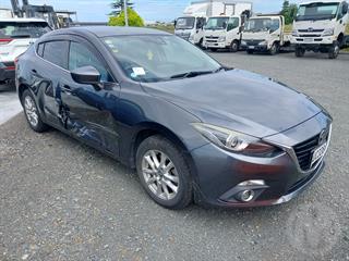 2015 Mazda Axela Hybrid Sedan Photo