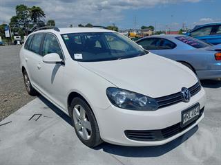 2013 Volkswagen Golf Station Wagon Photo