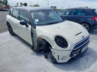 2017 BMW Mini Clubman Touring Photo