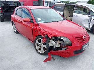 2004 Mazda MAZDA3 Station Wagon Photo