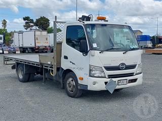 2014 Hino 300 XZU710R Flat Deck GVM 5,995kg Photo