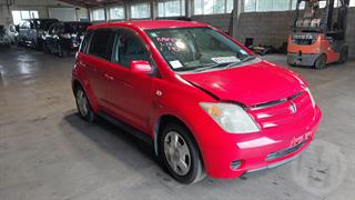 2004 Toyota IST Hatch Photo